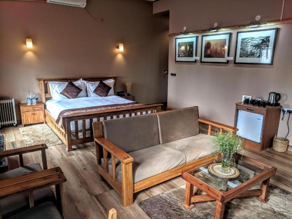 The Divine Hima Hotel Dharamshala Exterior foto
