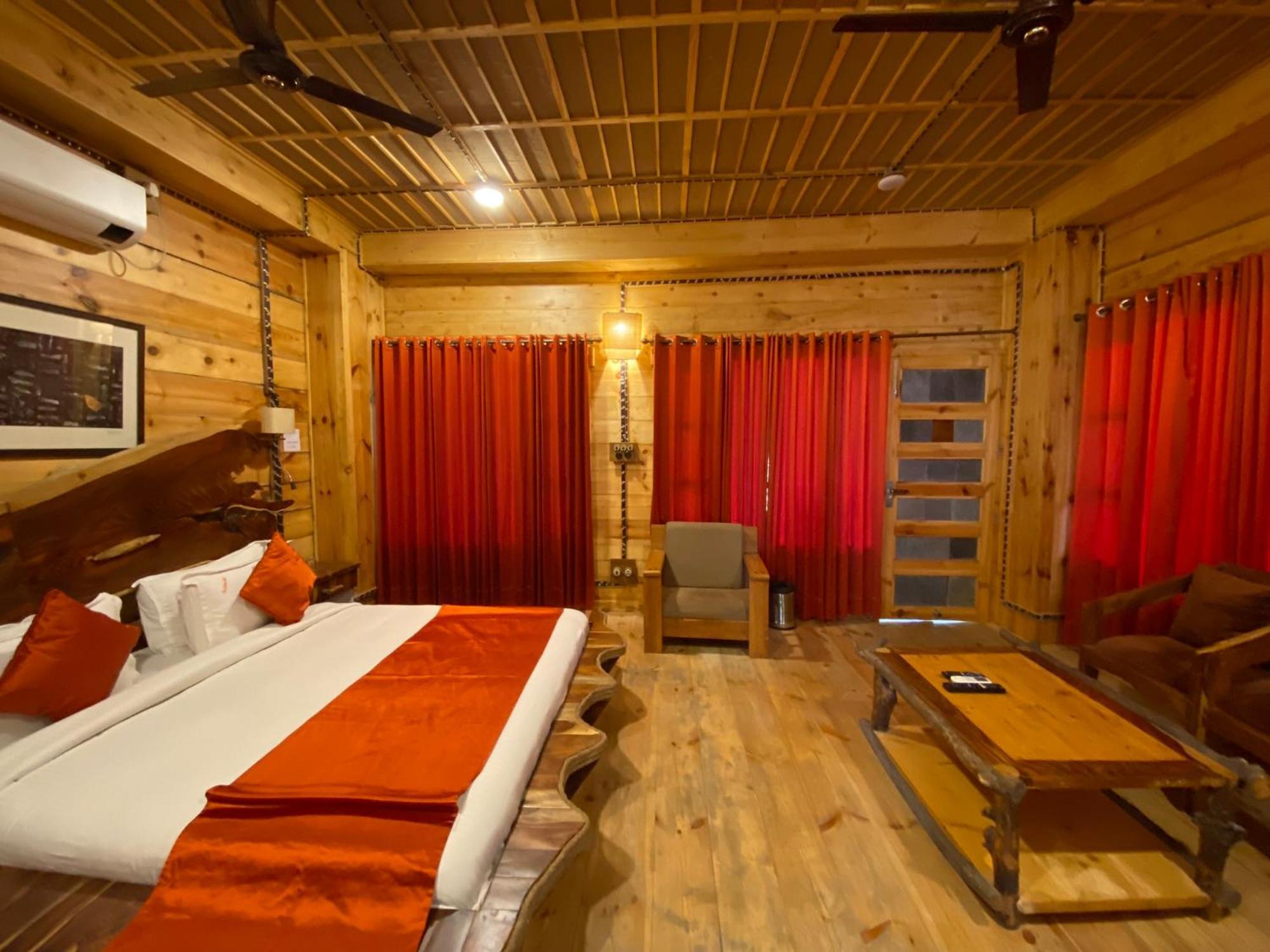 The Divine Hima Hotel Dharamshala Exterior foto