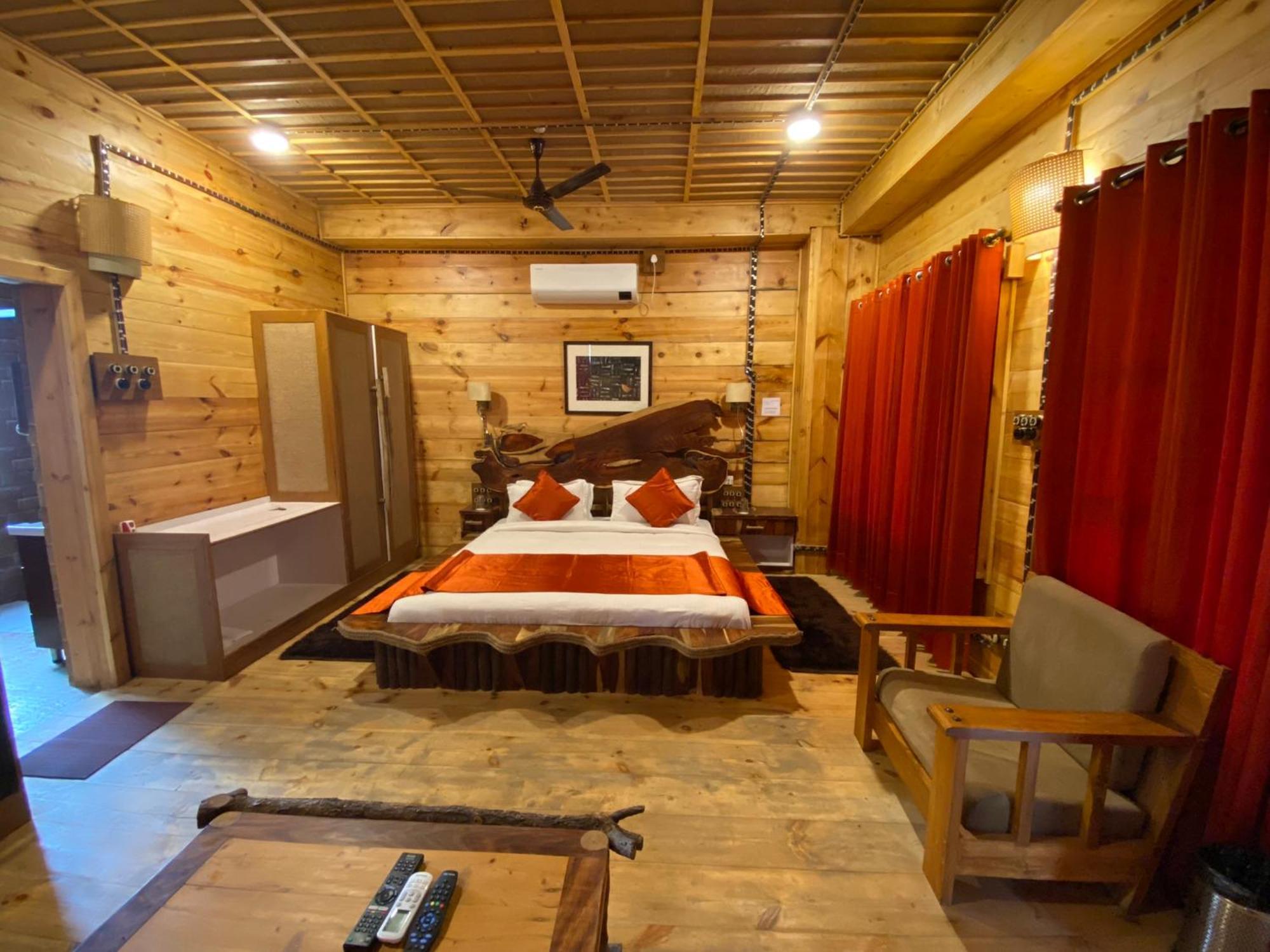 The Divine Hima Hotel Dharamshala Exterior foto